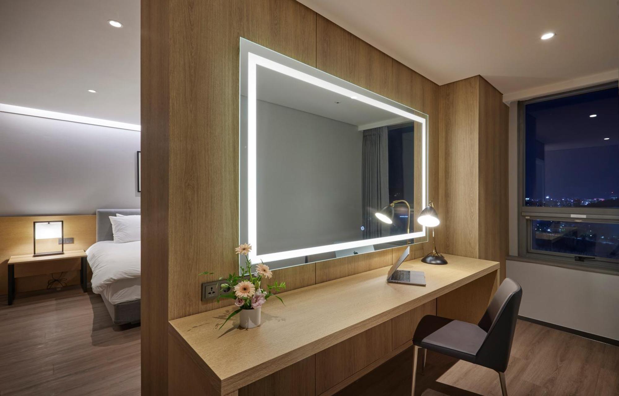 Hotel Interciti Тэджон Экстерьер фото