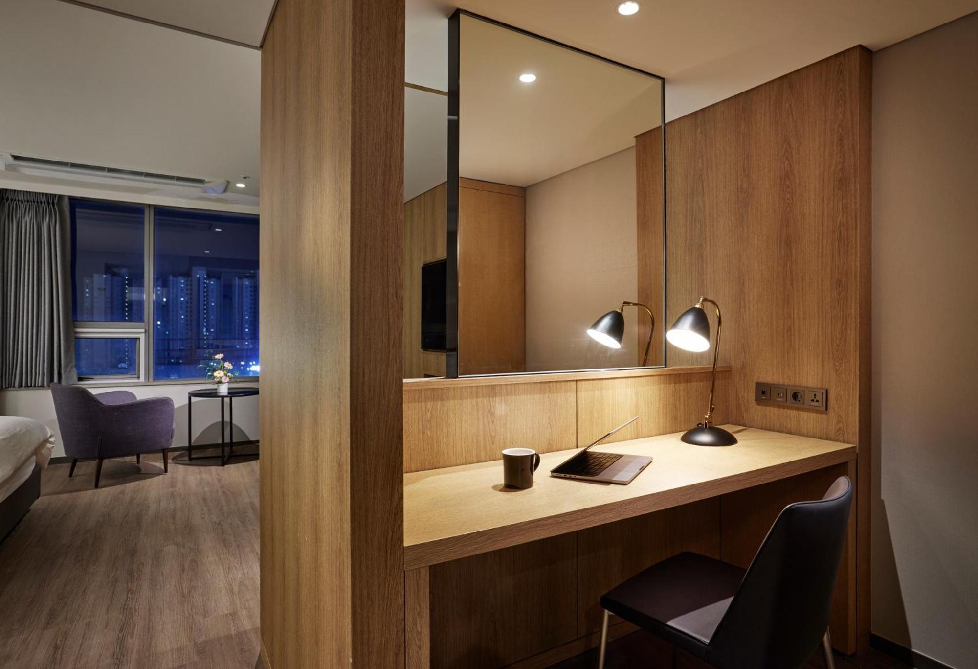Hotel Interciti Тэджон Экстерьер фото