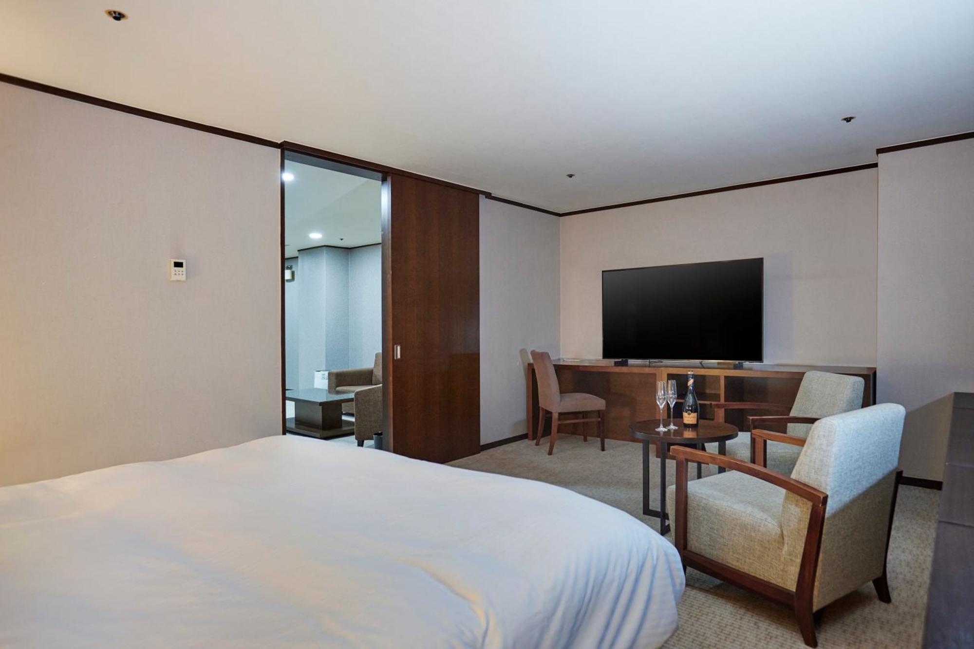 Hotel Interciti Тэджон Экстерьер фото