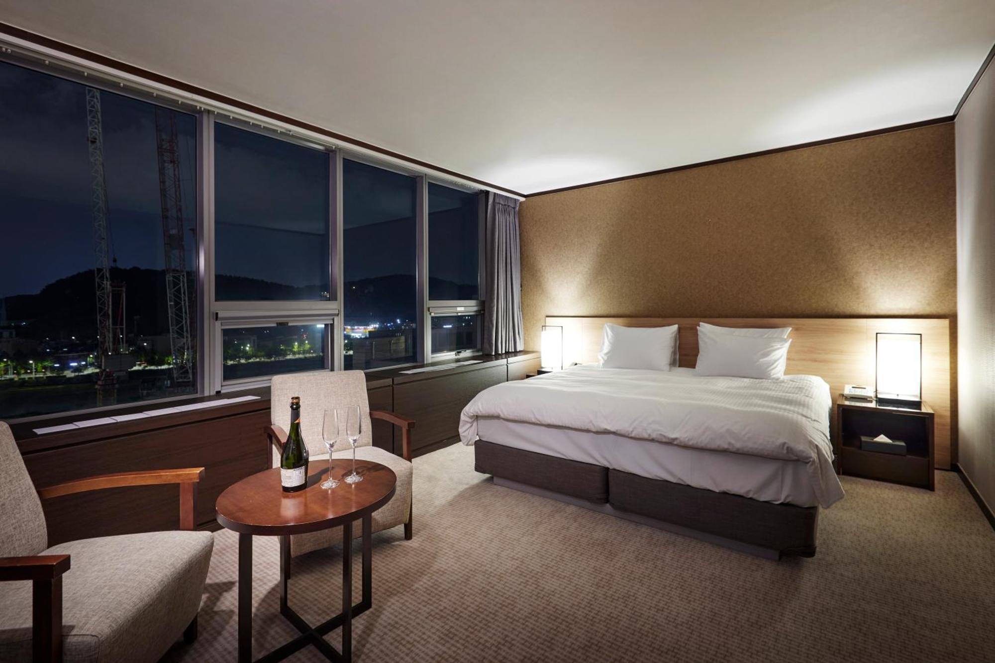 Hotel Interciti Тэджон Экстерьер фото