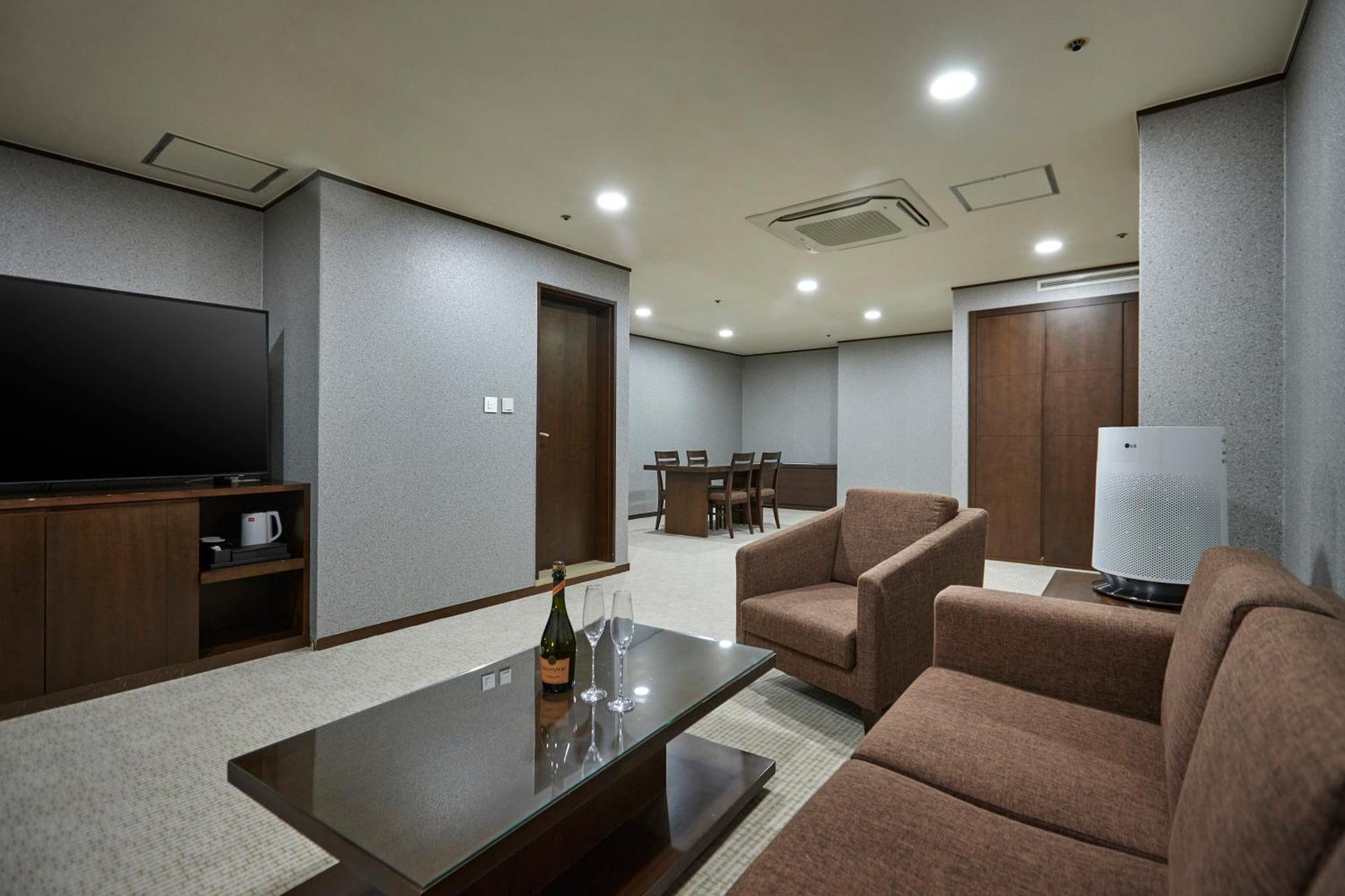 Hotel Interciti Тэджон Экстерьер фото