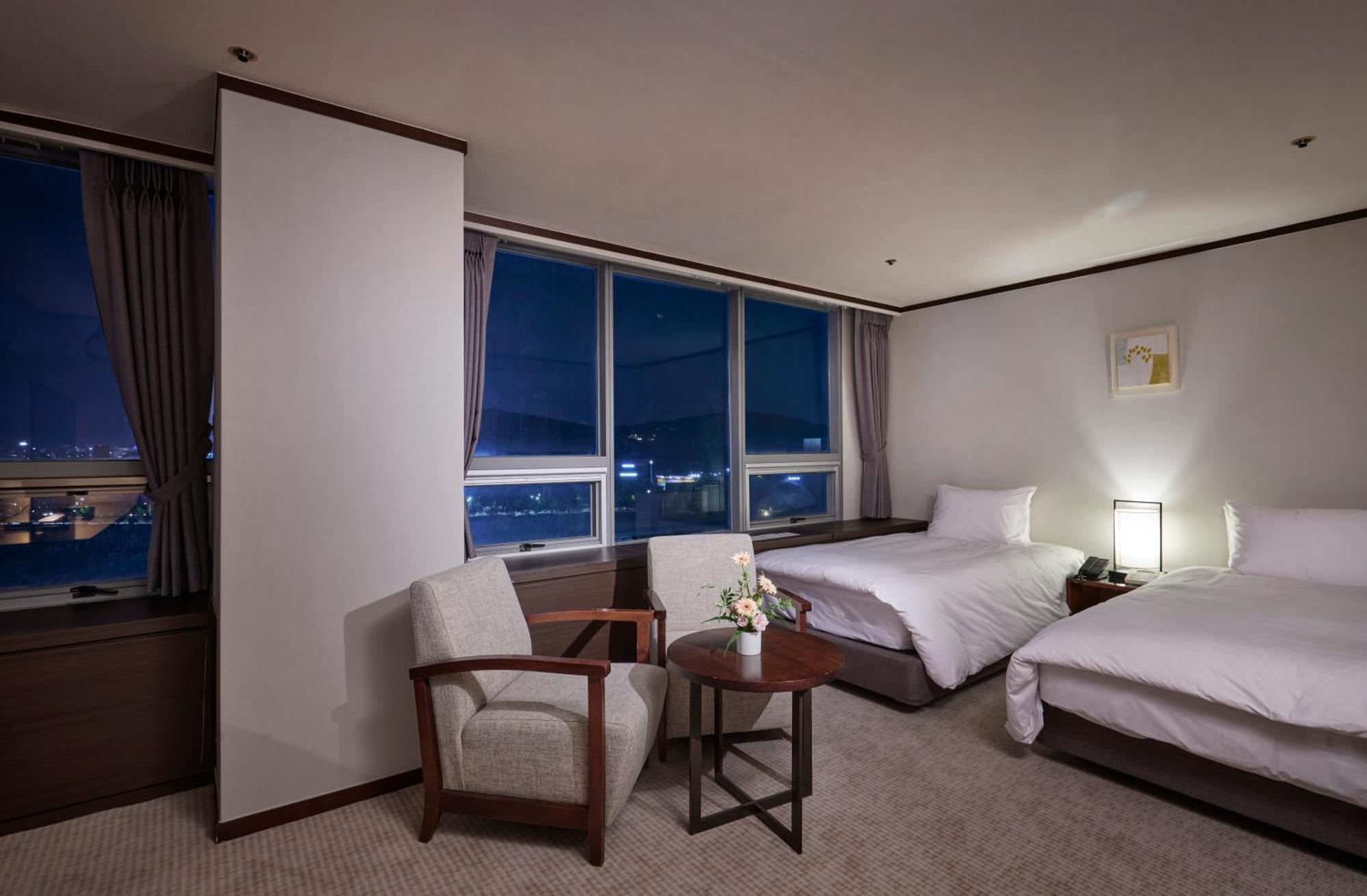 Hotel Interciti Тэджон Экстерьер фото