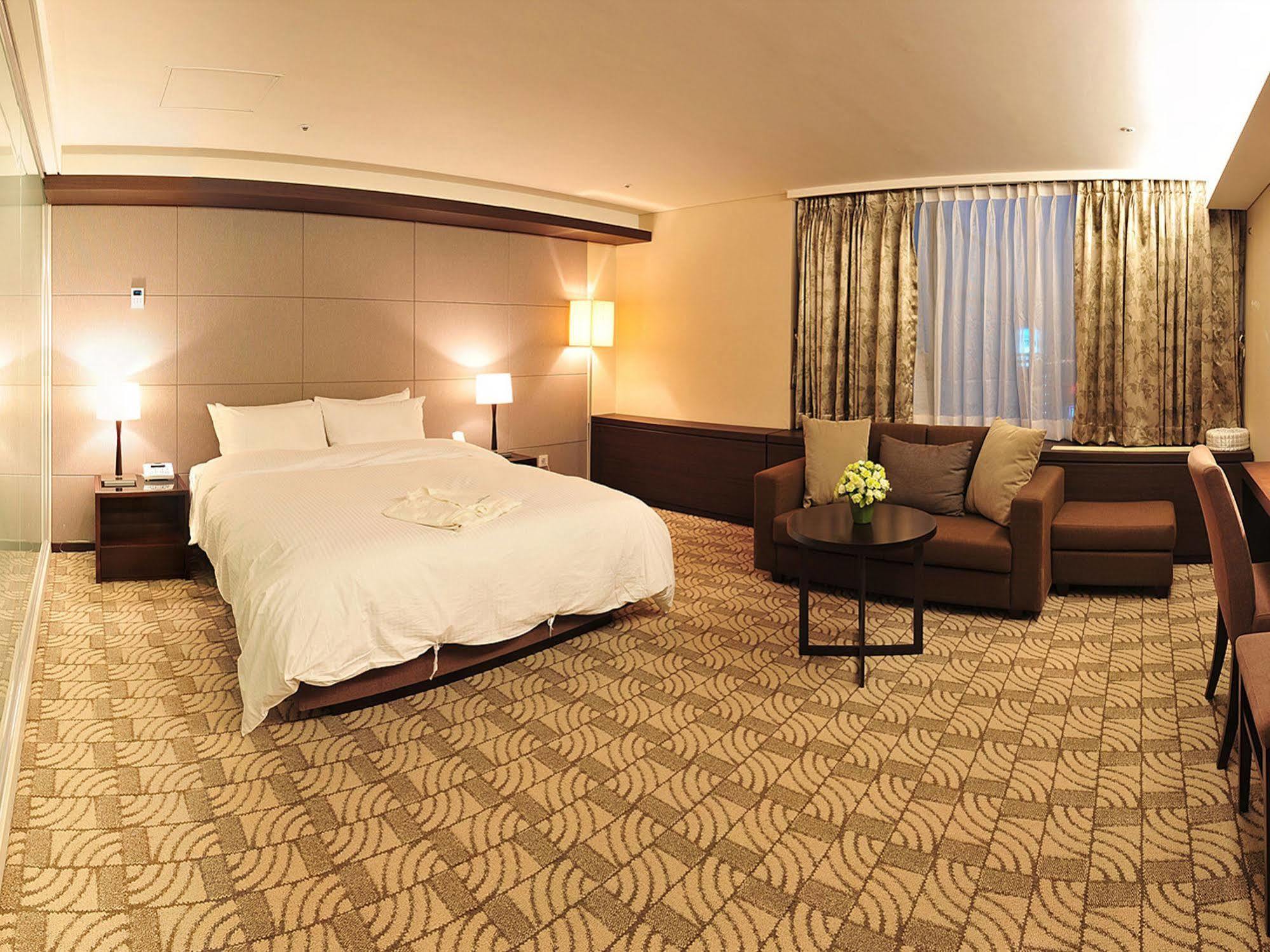 Hotel Interciti Тэджон Экстерьер фото