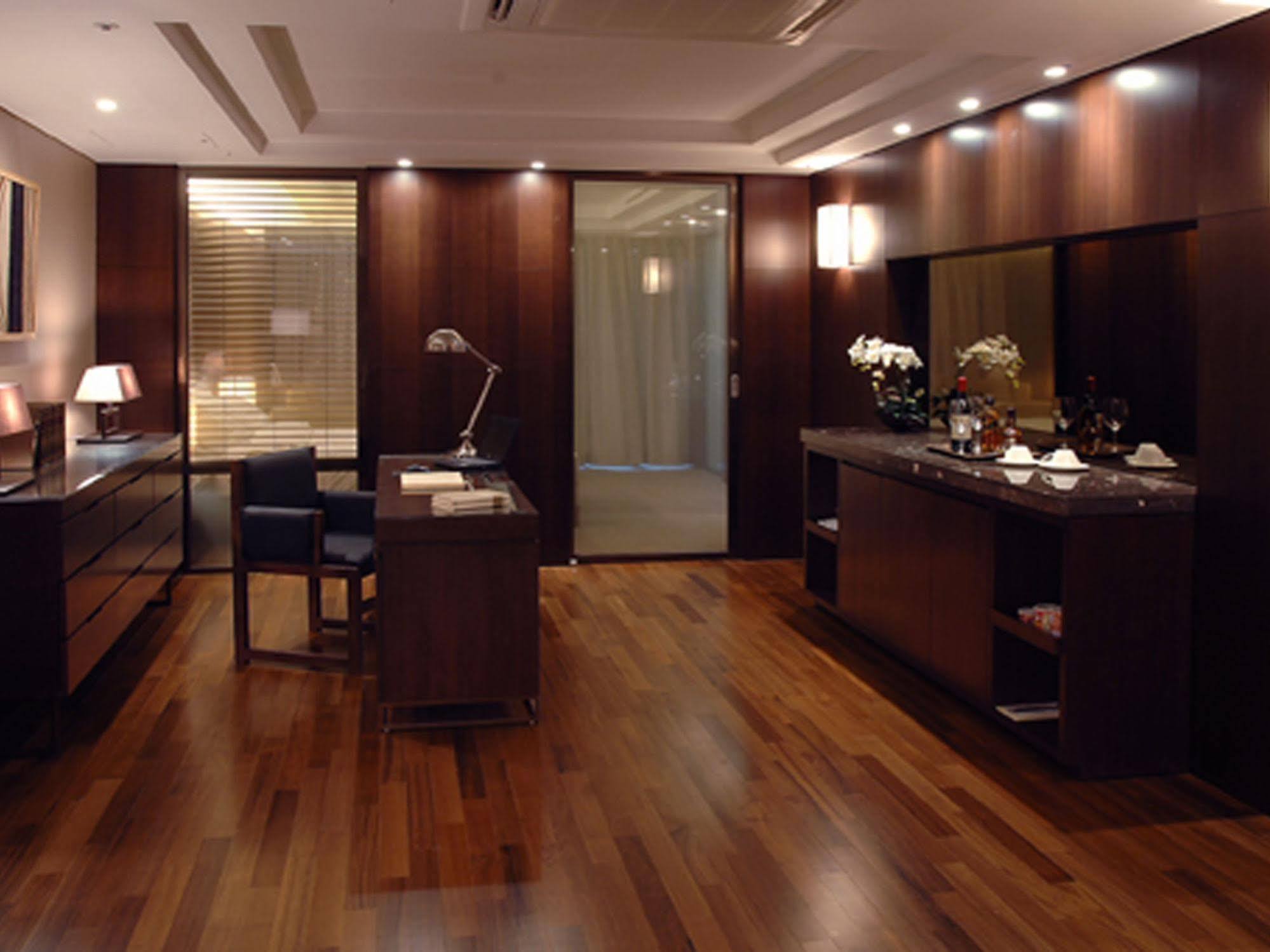 Hotel Interciti Тэджон Экстерьер фото